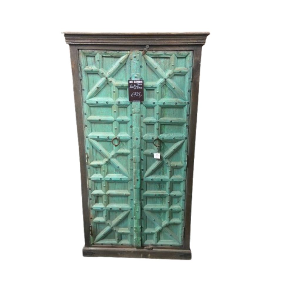 Indische kast met twee deuren en leggers, groene patina