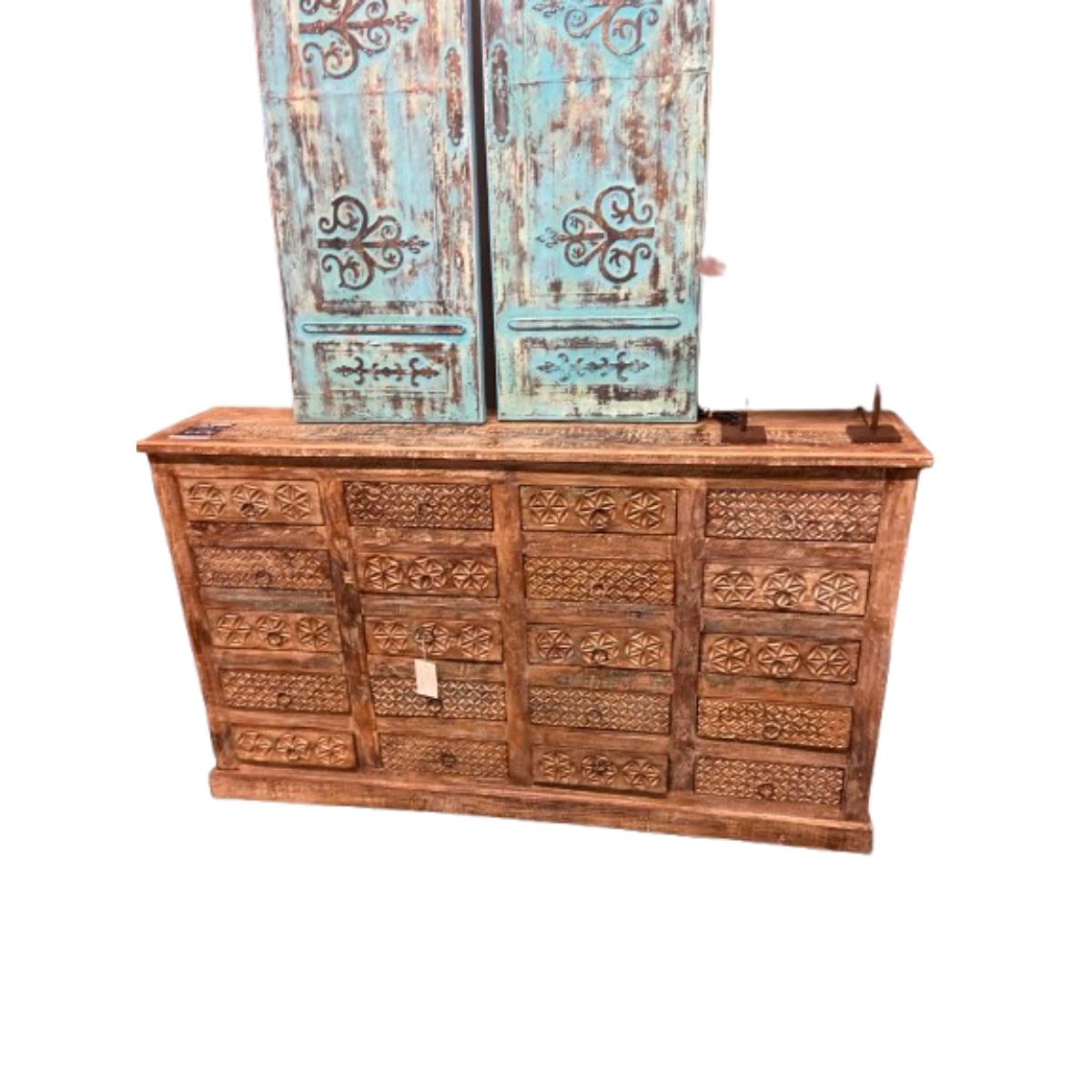 Indiase dressoir met 20 lades